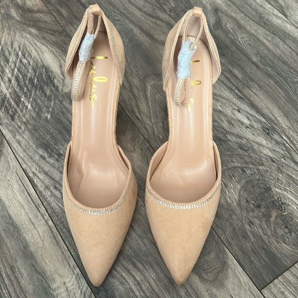Lulus women’s 11 beige heels - Picture 3 of 10